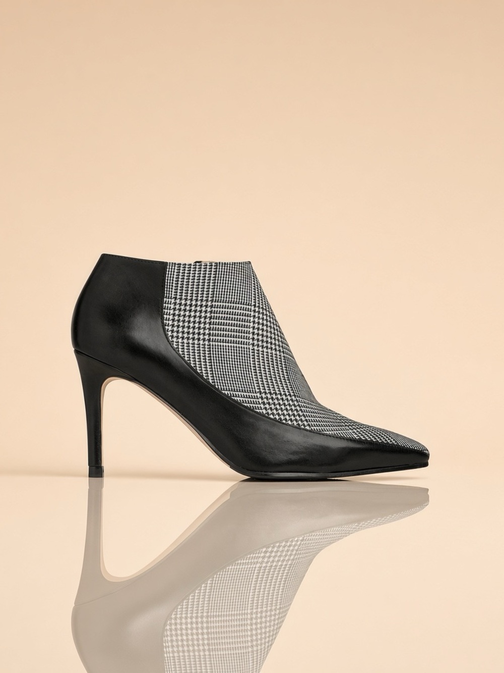 LK Bennett Black & Houndstooth Pointed-Toe Booties